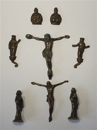 Otto ornamenti per croce