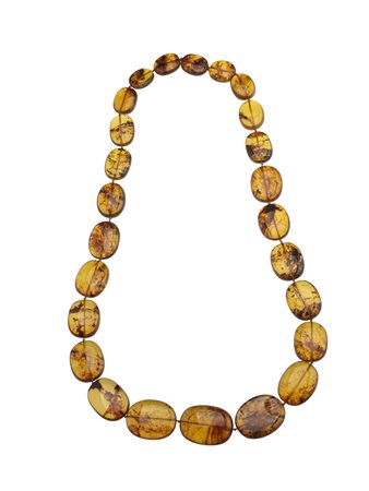  - Collana di ambra.