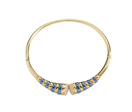  - Collana in oro giallo 18k, ematite e diamanti bianchi .