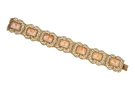  - Elegante bracciale periodo vittoriano in argento 800 placcato in oro 9k con cammei in corniola  .