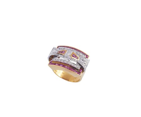  - Anello anni '40, in oro rosa 18k con diamanti e rubini .