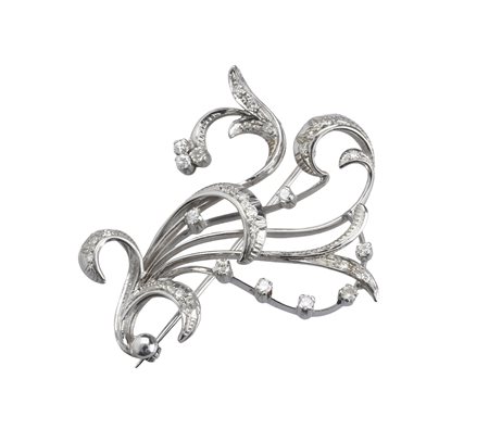  - Spilla tipo ramage in oro bianco 18k con piccoli diamanti .