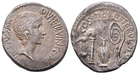 C. Caesar Octavianus, Denarius, Mint moving with Octavian, Summer 37 BC; AR (g 3,97; mm 18; h 6)
