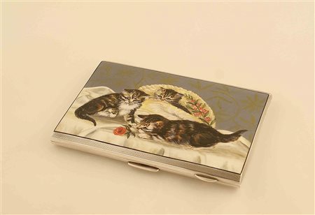 Scatola portasigarette di forma rettangolare in argento e smalto policromo...