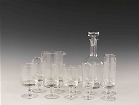 Servizio di 52 bicchieri in cristallo inciso, composto da 10 bicchieri acqua,...