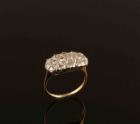 Anello in oro giallo e bianco 14kt con incastonati diamanti taglio brillante...