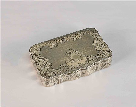 Tabacchiera in argento inciso a motivo floreale, XIX secolo, cm. 1,5x8,5x5,5,...