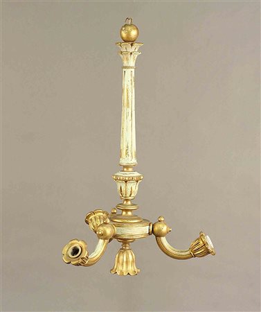 Lampadario a quattro luci in legno laccato e parzialmente dorato, vecchia...