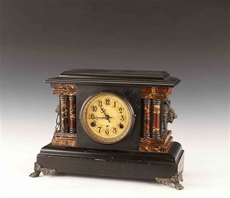 Orologio a pendolo da camino in legno ebanizzato e a simulare il marmo,...