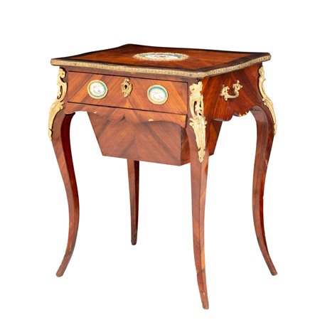 MANIFATTURA FRANCESE DEL XIX SECOLO, Tavolino da lavoro