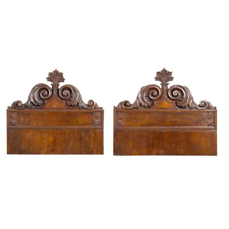 MANIFATTURA SICILIANA XVIII SECOLO, Coppia di fregi