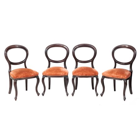 MANIFATTURA INGLESE DEL XX SECOLO, Quattro sedie