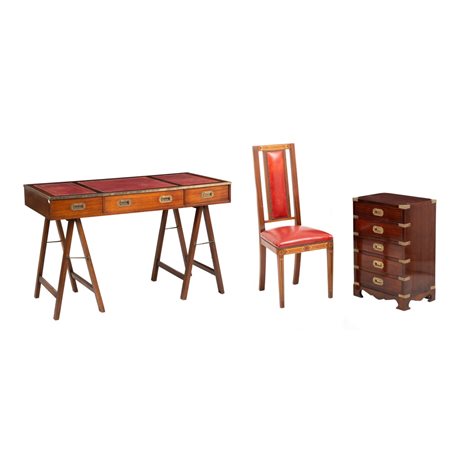 MAN. ITALIANA FINE XX SEC., Scrittoio con sedia e comodino