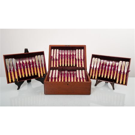 MANIFATTURA INGLESE DEL XIX SECOLO, Servizio