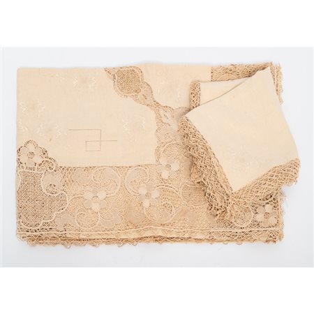 TOVAGLIA rettangolare con dodici tovaglioli