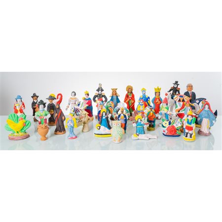 MANIFATTURA CALTAGIRONE XIX SEC., Trentasette piccole sculture