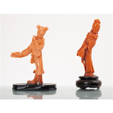 MANIFATTURA ORIENTALE DEL XX SECOLO, Due sculture