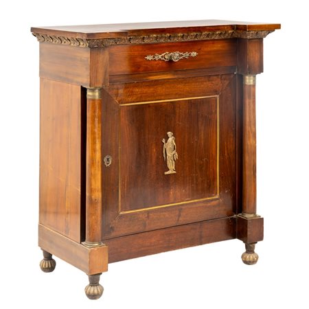 MANIFATTURA ITALIANA DELLA FINE DEL XIX SECOLO, Credenza