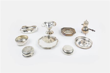 LOTTO DI DODICI OGGETTI IN ARGENTO