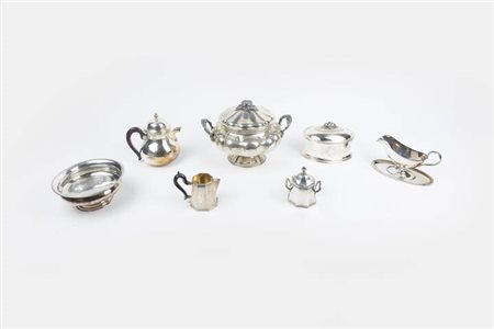 LOTTO DI SETTE OGGETTI IN ARGENTO