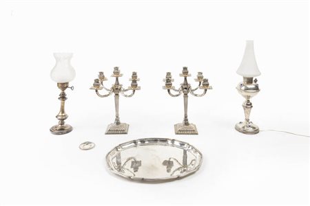 LOTTO DI  SEI OGGETTI IN ARGENTO