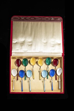 SET DI DODICI CUCCHIAINI IN ARGENTO