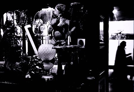 Gianni Berengo Gardin Nascita: 1930, Senza titolo (La bottega dell'antiquario)