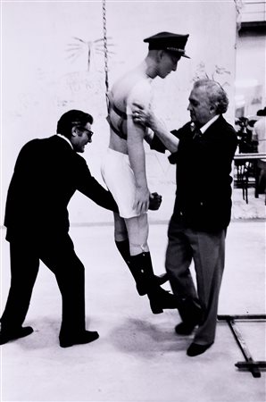 Tazio Secchiaroli 1925-1998, Federico Fellini e Marcello Mastroianni, scena tratta dal film “La città delle donne”