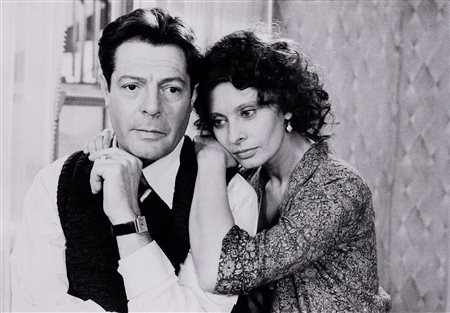 Tazio Secchiaroli 1925-1998, Sophia Loren e Marcello Mastroianni, scena tratta da “Una Giornata Particolare”