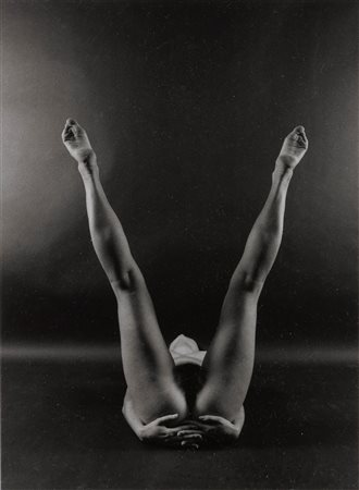 Nino Lo Duca Nascita: 1940, Lettera V, dalla serie 'Alfabeto Umano'