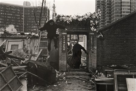 Rong Rong 荣荣 & Inri 映里, Senza titolo, dalla serie 'Liulitun, Beijing'