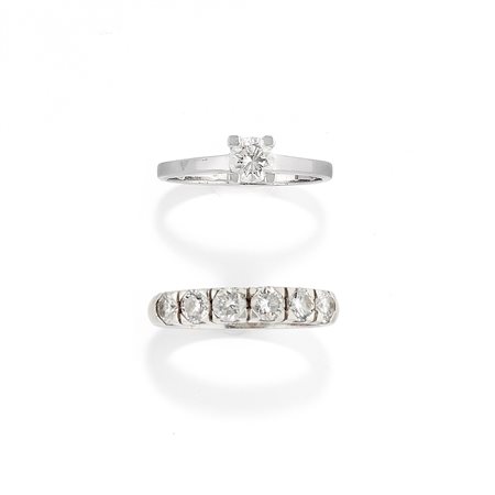 Due anelli con diamanti 