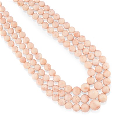 Tre collane con corallo rosa