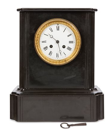 PENDOLA DA TAVOLO H cm 33 XIX secolo, di forma geometrica, in onice;...