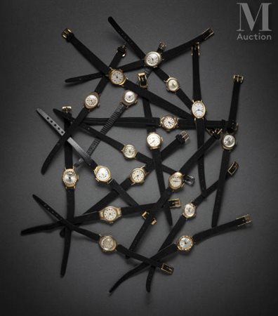 Dix-huit montres femme