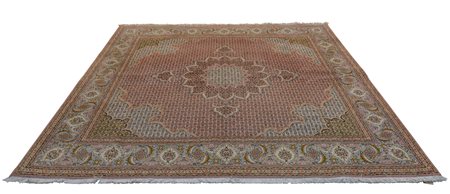 Persia nord occidentale (Ultimo quarto del XX secolo)
Tappeto Tabriz fine