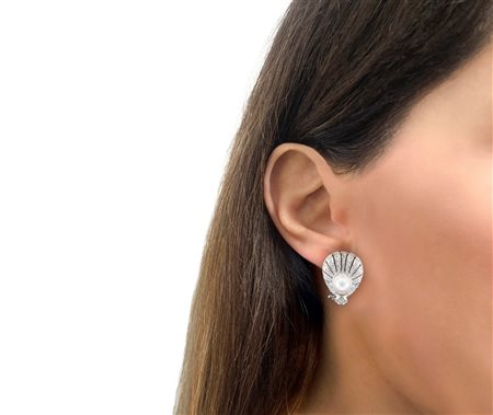 Orecchini in oro bianco 18 kt e perle giapponesi