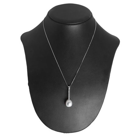 Collana in oro bianco 18 kt con brillanti 0,40 kt volore G , purezza VS, perla drop australiana 25 kt
