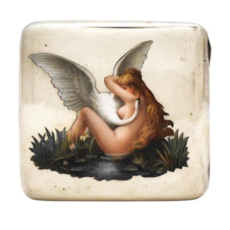 Portasigarette in argento 800 con raffigurata Leda e il cigno