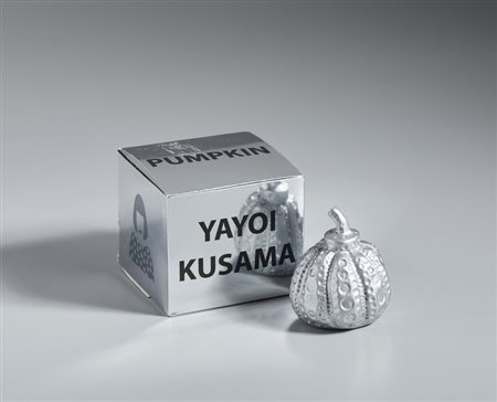 KUSAMA YAYOI (n. 1929) - SILVER PUMPKIN .