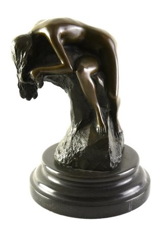 Milo FIGURA FEMMINILE bronzo, cm 14,4x12x9 su base cm 4x12,5 firma
