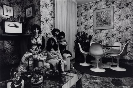 Gianni Berengo Gardin (1930)  - Dentro le case, Emilia Romagna, 1976