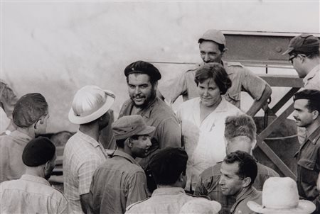 Alberto Korda (1928 - 2001)  - Senza titolo (Che Guevara e folla), 1960s