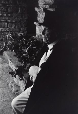 Tony Vaccaro (1922 - 2022)  - Frank Lloyd Wright in Tophat, 1950s