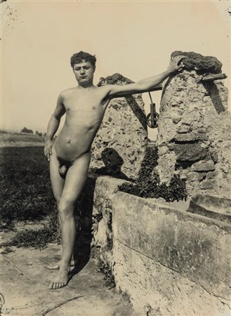 Baron Wilhelm von Gloeden (1856 - 1931)  - Senza titolo (Giovane siciliano), 1900s/1930s
