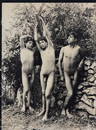 Baron Wilhelm von Gloeden (1856 - 1931)  - Senza titolo (Giovani siciliani),  1900s/1930s