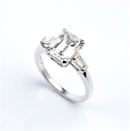 BULGARI  Anello in oro con diamanti  