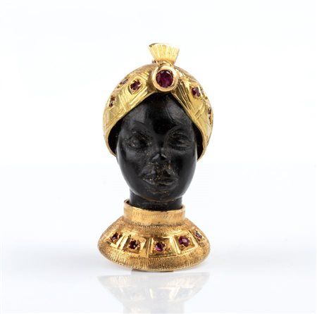  
Spilla Moretto Veneziano in oro, pasta vitrea e rubini 
 