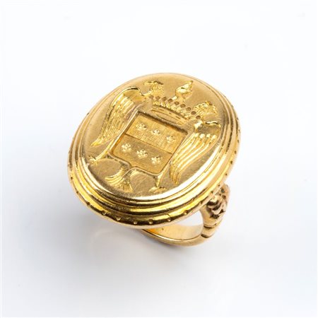  
Anello in oro con sigillo nobiliare 
 