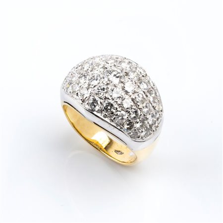  
Anello a fascia in oro e diamanti     
 